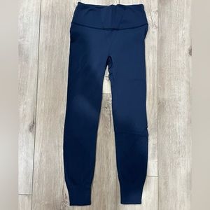 Lululemon Navy Ankle Leggings - Size M